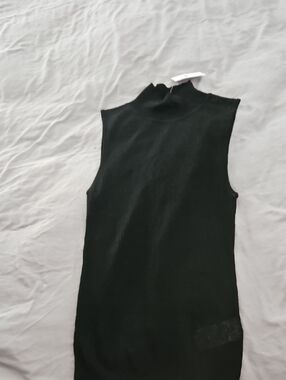 GAP Black Ribbed Sleeveless Mock Neck Tank
